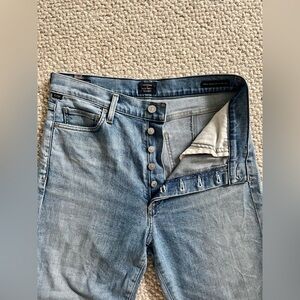 Citizens of Humanity. Mid rise slim crop jeans. Size 28